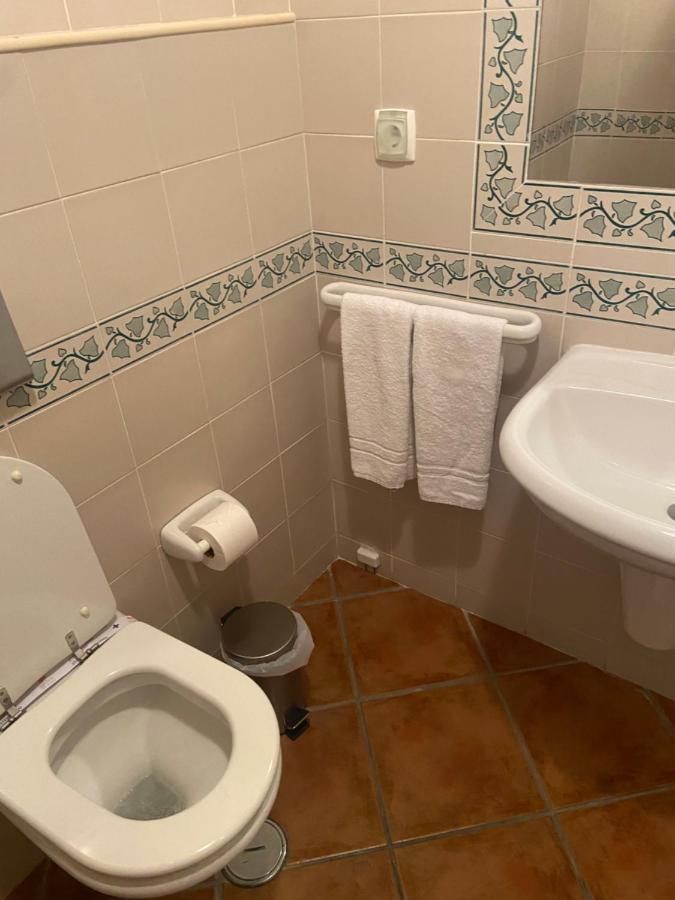 Parra Home Holidays - Close To Gale Beach Guia  Buitenkant foto
