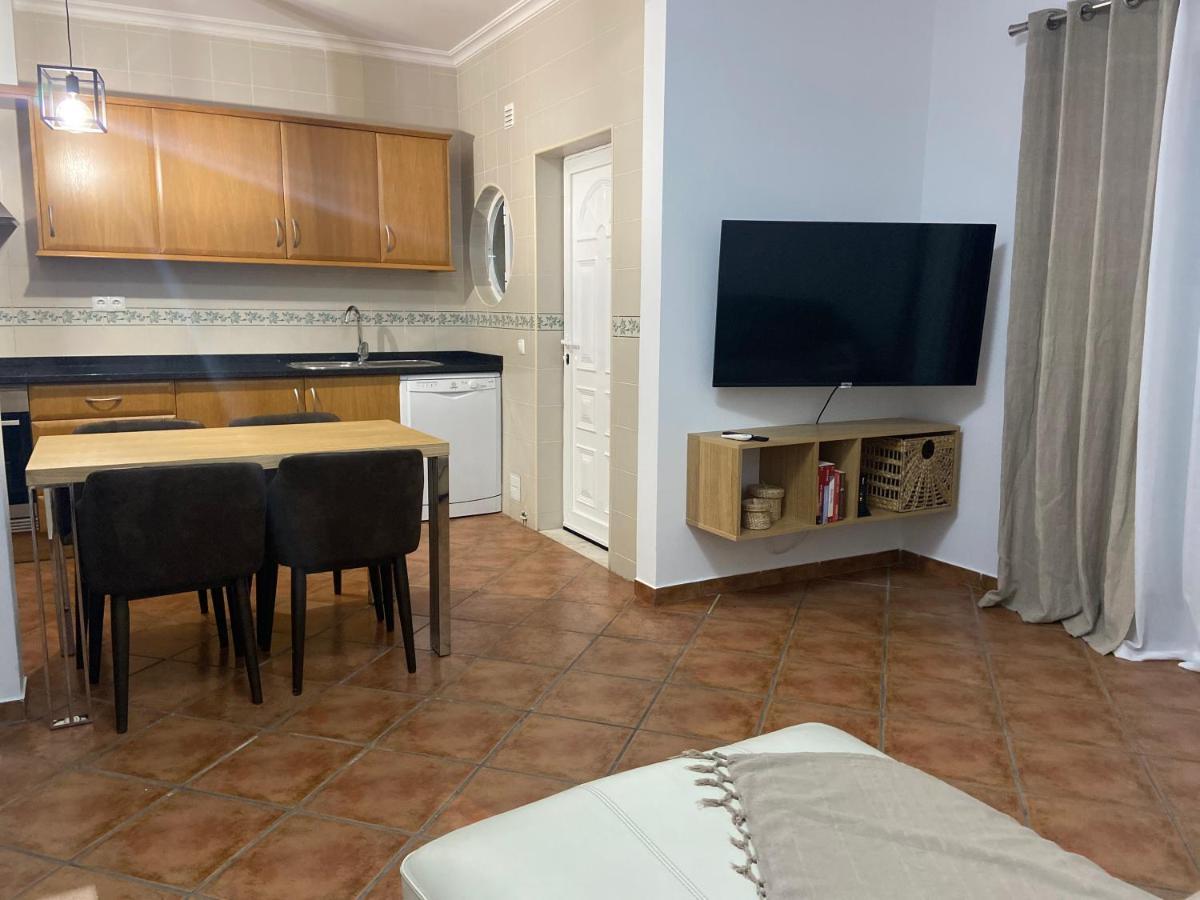 Parra Home Holidays - Close To Gale Beach Guia  Buitenkant foto